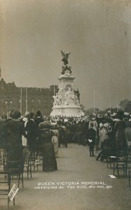 نصب الملكة فيكتوريا التذكاري ، كشف الملك عنه ، 16 مايو 1911 بواسطة مصور انجليزى