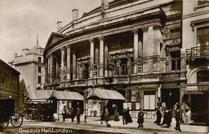 كوينز هول ، لانغهام بليس ، لندن مايو 1902 بواسطة مصور انجليزى