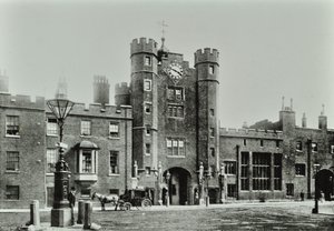 قصر سانت جاميس ، قصر سانت جاميس ، وستمنستر إل بي: من شارع سانت جاميس ، 1896 بواسطة مصور انجليزى