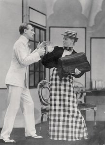 مشهد من أهمية أن تكون جادًا ، من قبل أوسكار وايلد (1854-1900) في Lyric Hammersmith ، في 7 يوليو 1930 بواسطة مصور انجليزى