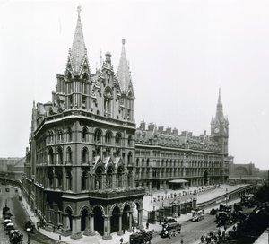 محطة قطار سانت بانكراس ؛ صورة من أبريل 1899 بواسطة مصور انجليزى