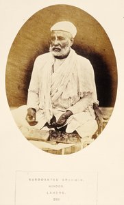 Suroosatee Brahmin ، هندو ، لاهور ، من شعب الهند ، بقلم جيه فوربس واتسون ، تم نشره عام 1868 (طبعة زلال) بواسطة مصور انجليزى