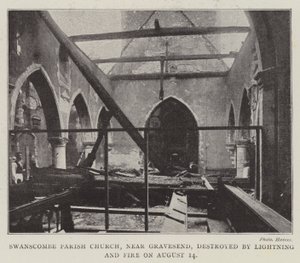 كنيسة Swanscombe Parish ، بالقرب من Gravesend ، دمرها البرق والنار في 14 أغسطس بواسطة مصور انجليزى