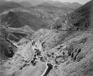 The Khyber Pass, North West Frontier of India بواسطة مصور انجليزى