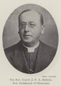 القس Canon JPA Bowers ، Archdeacon New of Gloucester بواسطة مصور انجليزى