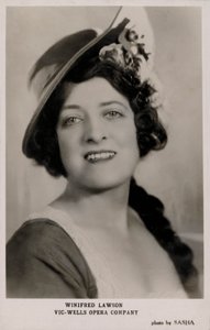 Winifred Lawson ، شركة Vic-Wells Opera Company (صورة b / w) بواسطة مصور انجليزى