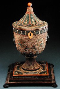 علبة شاي على شكل جرة آدم ، حوالي عام 1785 (خشب البقس) بواسطة مدرسة اللغة الإنجليزية