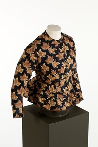 صد أسود مع تصميم أوراق القيقب البني الذهبي المطبوع ، 1860-70 (قطن) بواسطة مدرسة اللغة الإنجليزية