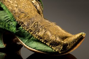 Detail of a shoe بواسطة مدرسة اللغة الإنجليزية