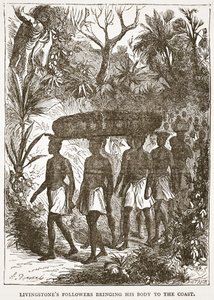 أتباع Livingstones يجلبون جسده إلى الساحل ، توضيح من الطبعة المصورة من الحياة واكتشافات David Livingstone بواسطة J. Ewing Richie ، حانة. بواسطة أ. فولارتون وشركاه ، 1876 (li بواسطة مدرسة اللغة الإنجليزية