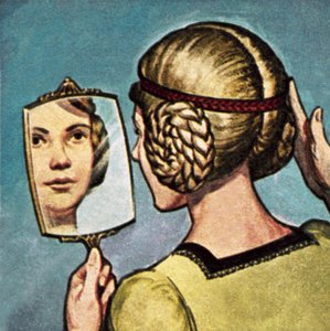 فتاة من العصور الوسطى تبحث في المرآة بواسطة مدرسة اللغة الإنجليزية