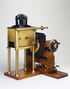 نسخة طبق الأصل من zoopraxiscope التي صممها Eadweard Muybridge (1830-1904) 1880 (خشب) (انظر أيضًا 3607)