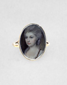 Ring with Portrait of a Woman, c.1780-90 (watercolor on ivory بواسطة مدرسة اللغة الإنجليزية