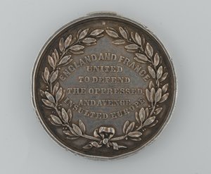 ميدالية الصندوق الوطني الفضي لإحياء ذكرى التحالف بين إنجلترا وفرنسا 1854 ، منحها من قبل عمدة دوفر ، 1855 بواسطة مدرسة اللغة الإنجليزية