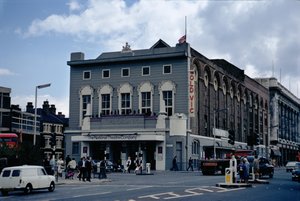 The Old Vic ، The Cut بواسطة مدرسة اللغة الإنجليزية