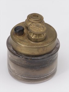 محبرة السفر ، حوالي 1815 (محبرة) بواسطة مدرسة اللغة الإنجليزية