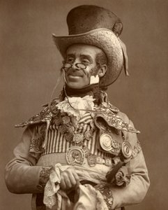 آرثر روبرتس ، ممثل بريطاني ، فنان كوميدي وفنان موسيقى ، 1888