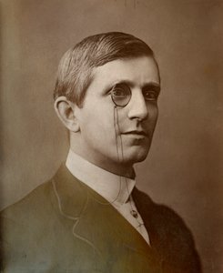 براندون توماس ، ممثل بريطاني ، كاتب مسرحي وكاتب أغاني ، 1887