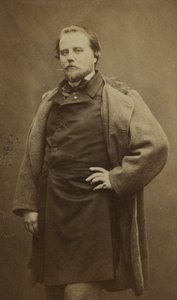صورة شخصية لتشارلز باسيه (1822-1869) التي اشتهرت باسمها المستعار أدريان روبرت. بواسطة إتيان كارات