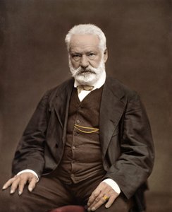 صورة لفيكتور هوغو (1802-1885) ، كاتب وشاعر فرنسي ، تلوين على صورة إيتيان كارجات (1828-1906) - فيكتور هوغو (1802-1885). كاتب وشاعر إنجليزي. كاليفورنيا. 1870. صورة فوتوغرافية ملونة. بواسطة إتيان كارات