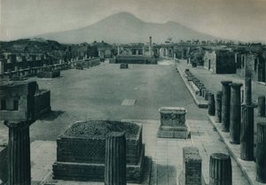 عرض للمنتدى مع جبل فيزوف في المسافة ، بومبي ، إيطاليا ، 1927 بواسطة يوجين بوبيل