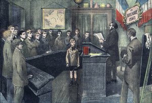 تشرين الثاني / نوفمبر 1923: قرأ مدير المدرسة في كل بلدية في فرنسا ، قبل يوم من الهدنة ، أسماء مقابر السكان في ميدان الشرف وأجاب كل تلميذ "الموت لفرنسا". رسم Damblans من عام 1923. بواسطة يوجين دامبلانز