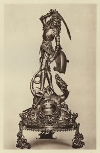 برلين ، متحف Kunstgewerbemuseum ، ذخائر سانت جورج (صورة b / w) بواسطة المصور الأوروبي