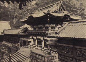 Toshogu, Nikko, Yomei-mon (b/w photo) بواسطة المصور الأوروبي