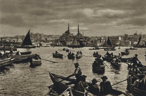 Turkey, Constantinople, On the Golden Horn (b/w photo) بواسطة المصور الأوروبي