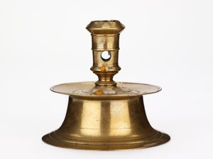 شمعدان كابستان ، c.1600 (نحاس)