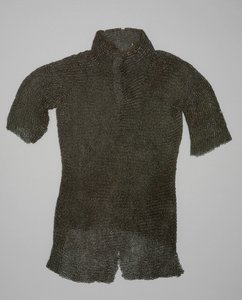 Hauberk (حلقات فولاذية مثبتة) بواسطة المدرسة الأوروبية