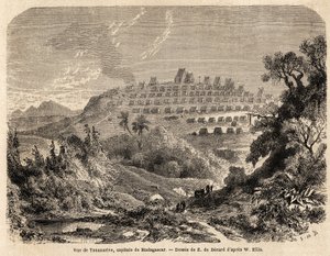 منظر لتاناناريف ، عاصمة مدغشقر ، رسمه إيفريموند دي بيرارد (1824-1881) ، لتوضيح رحلة إيدا فايفر إلى مدغشقر عام 1857. نقش في "" Le tour du monde "" 1861. مجموعة سيلفا.