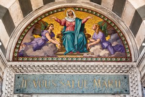 كاتدرائية نوتردام دو لا غارد، كنيسة نوتردام دو لا غارد، الصعود إلى السماء، مرسيليا، بوش دو رون، 2012 (الصورة) بواسطة 