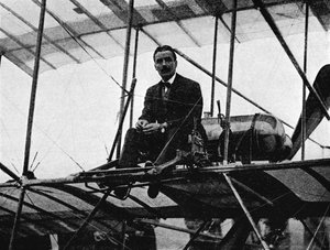 أول طيار بريطاني يحطم الرقم القياسي العالمي: الكابتن بيرترام ديكسون ، 1910 1933