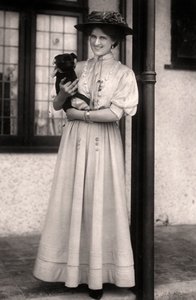 زينة داري 1887-1975 ، الممثلة الإنجليزية ، أوائل القرن العشرين.