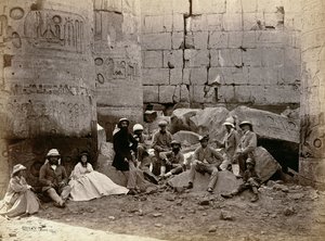 صورة جماعية في قاعة الأعمدة ، الكرنك ، طيبة ، 1862