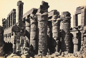 "مصر وفلسطين": أنقاض قاعة الأعمدة الكبيرة لمعبد آمون رع الكبير ، الكرنك ، مصر