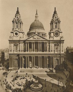 الكنيسة الكبرى التي بناها النمنمة في موقع القديس بولس القديم ، c1935.
