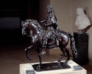تمثال الفروسية للملك لويس الرابع عشر (1638-1715) من البرونز مذاب بالشمع المفقود. النحت من قبل فرانسوا جيراردون (1628-1715). القرن ال 17. الشمس 1،02x0،98x0،5 م متحف اللوفر في باريس