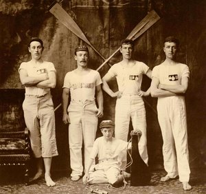 طاقم نادي ويتبي للصداقة للتجديف ، ويتبي ، إنجلترا. 1901 بواسطة فرانك ميدو ساتكليف