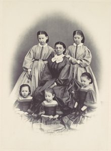 [صورة لامرأة جالسة محاطة بخمس فتيات جالسات واقفات] ، 1850 - 60. بواسطة فرانز انطوان