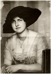ماري بقبعة داكنة ، 1915. بواسطة فرانز ستوك ريتر فون