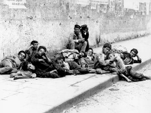 سويت إيدلينس ، نابولي ، 1897 (طبق زجاجي)