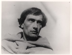 أنتونين أرتود (1896-1948) في الفيلم ، آلام جان دارك بواسطة كارل ثيودور دراير (1889-1968) 1928