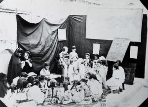 مدرسة البنات بالجزائر 1860 بواسطة مصور فرنسي