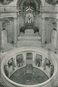 Hotel des Invalides، Tomb of Napoleon I، Grave of Napoleon Ist (photogravure) بواسطة مصور فرنسي