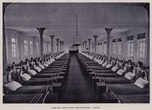 الجيش الروسي: Don Cadet Corps ، Novo-Tcherkask ، Dormitory (b / w photo) بواسطة مصور فرنسي
