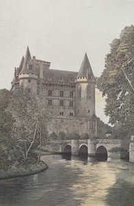La Rochefoucauld ، شاتو ، منظر مأخوذ من ضفاف Tardoire بواسطة مصور فرنسي
