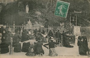 لورد ، الكهف المعجزة. أُرسلت البطاقة البريدية في 28 مارس 1913. بواسطة مصور فرنسي