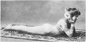 ماتا هاري ، ج 1905 بواسطة مصور فرنسي